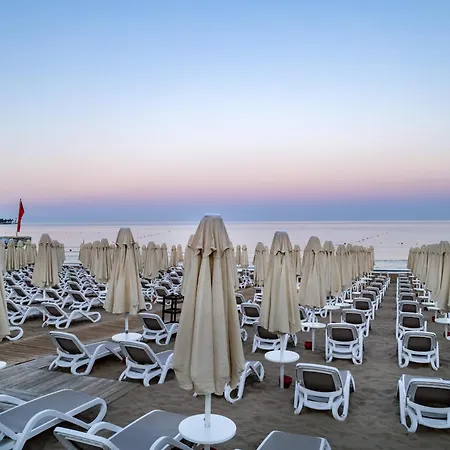 Trendy Adults Only 4*