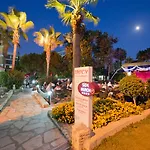 Trendy Adults Only Hotel Side