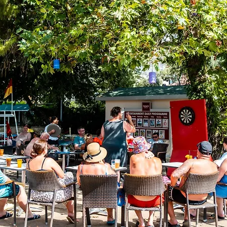 Trendy Adults Only Готель