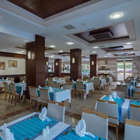 Trendy Adults Only Готель 4*