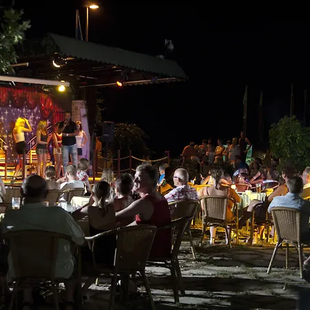 Trendy Adults Only Готель 4*